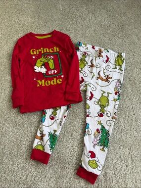 Dr. Seuss Grinch 'Off Mode' Red and White Kids Pajama Set